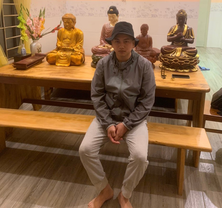 Nghi phạm Võ Xuân Định lúc bị bắt tại nhà