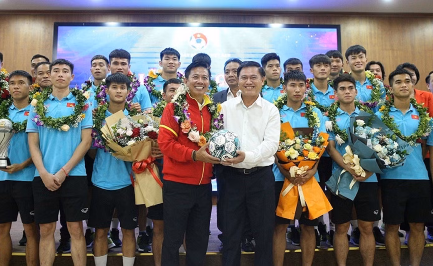 Phó chủ tịch Trần Anh Tú cho biết bóng đá Việt Nam cần huy động nhiều nguồn lực tài chính để phục vụ mục tiêu vươn tầm. (ảnh Anh Tuấn)