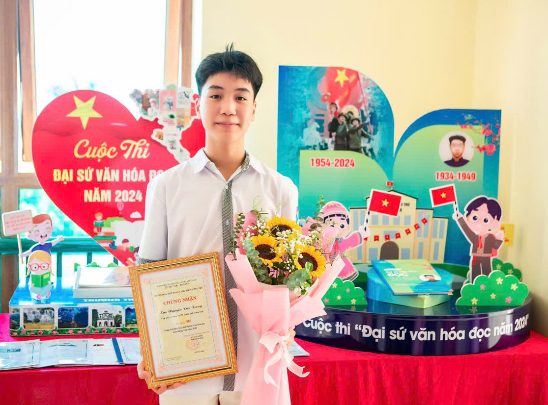 Nguyễn Đức Trọng tích cực tham gia nhiều cuộc thi sáng tạo, tìm hiểu kiến thức. Ảnh: NVCC