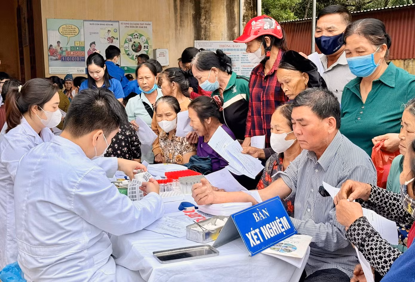 Chiến dịch đặt ra 12 chỉ tiêu trọng tâm về nhiều nội dung, trong đó có bảo vệ môi trường, phòng chống tai nạn thương tích cho trẻ... Ảnh: TĐBG, TĐ Lâm Đồng, Nguyễn Thảo