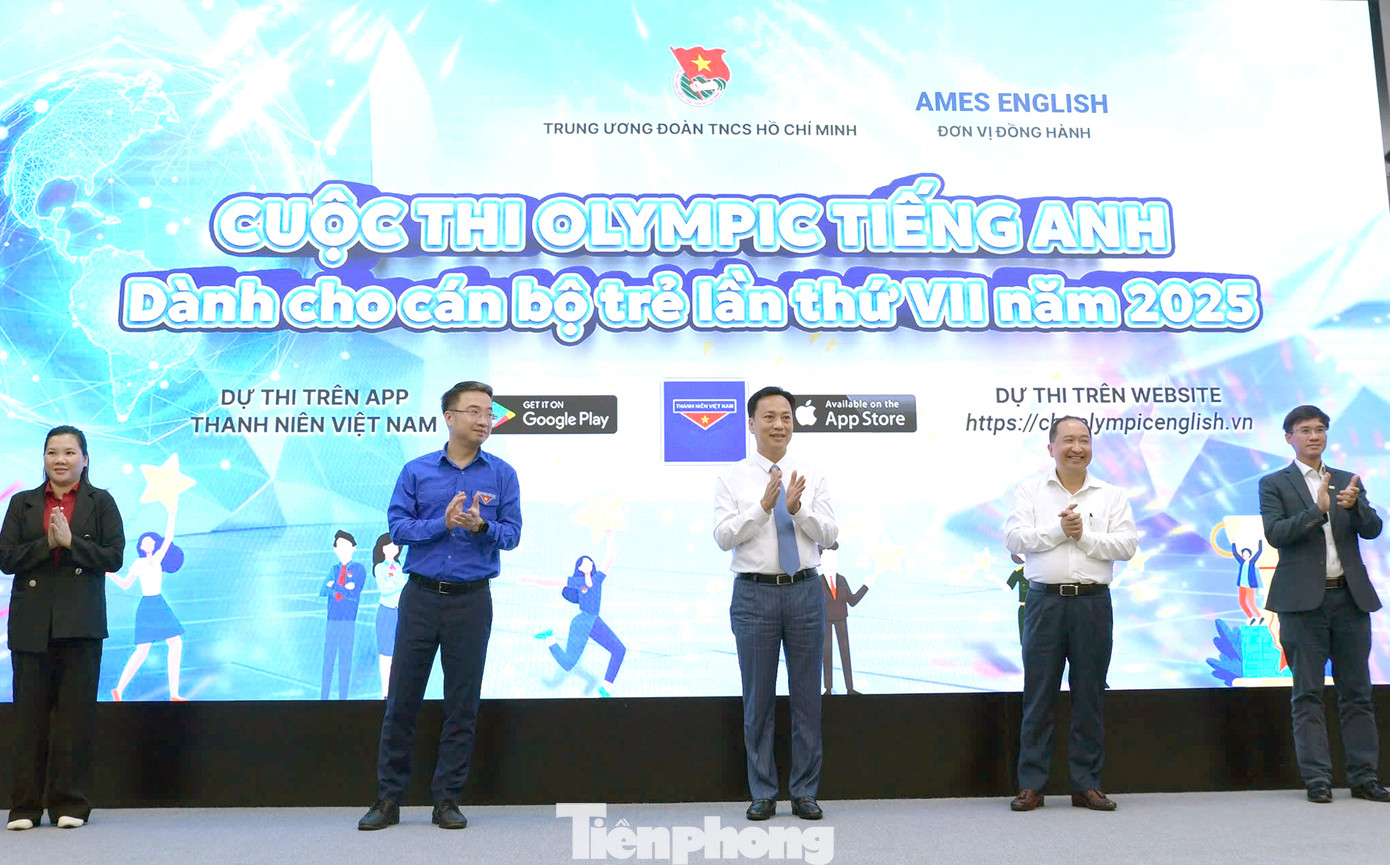 Ngày 16/5, tại Viện Hàn lâm Khoa học và Công nghệ Việt Nam (Hà Nội), Trung ương Đoàn tổ chức Lễ khai mạc và Phần thi hưởng ứng Cuộc thi Olympic tiếng Anh dành cho cán bộ trẻ lần thứ VII, năm 2025.