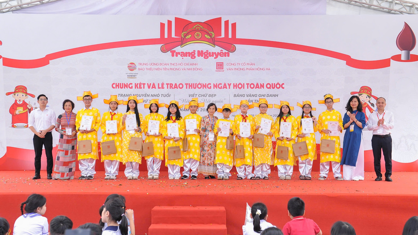 Ở nội dung Bảng vàng ghi danh có 6 giải Trạng nguyên, 6 giải Bảng nhãn, 12 giải Thám hoa, 48 giải Hoàng giáp và 24 giải Trạng nguyên đồng đội. Ban Tổ chức trao danh hiệu Thám hoa nội dung Bảng vàng ghi danh.