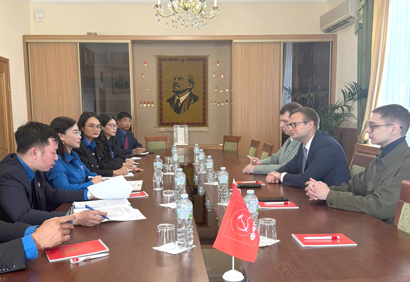 Đoàn công tác T.Ư Đoàn TNCS Hồ Chí Minh làm việc với Đoàn TNCS Lenin. Ảnh: T.Ư Đoàn Đoàn công tác T.Ư Đoàn TNCS Hồ Chí Minh làm việc với Đoàn TNCS Lenin. Ảnh: T.Ư Đoàn