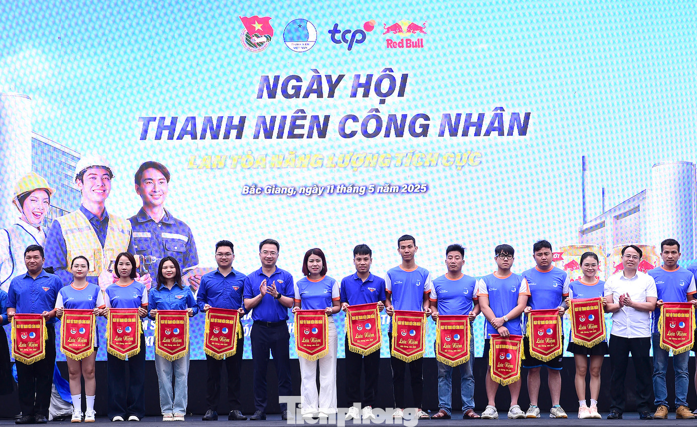 Ngày 11/5, Trung ương Hội LHTN Việt Nam phối hợp Công ty TNHH TCP Việt Nam (Nhãn hàng Red Bull) tổ chức Ngày hội “Thanh niên công nhân – Lan tỏa năng lượng tích cực” năm 2025 tại thành phố Bắc Giang.