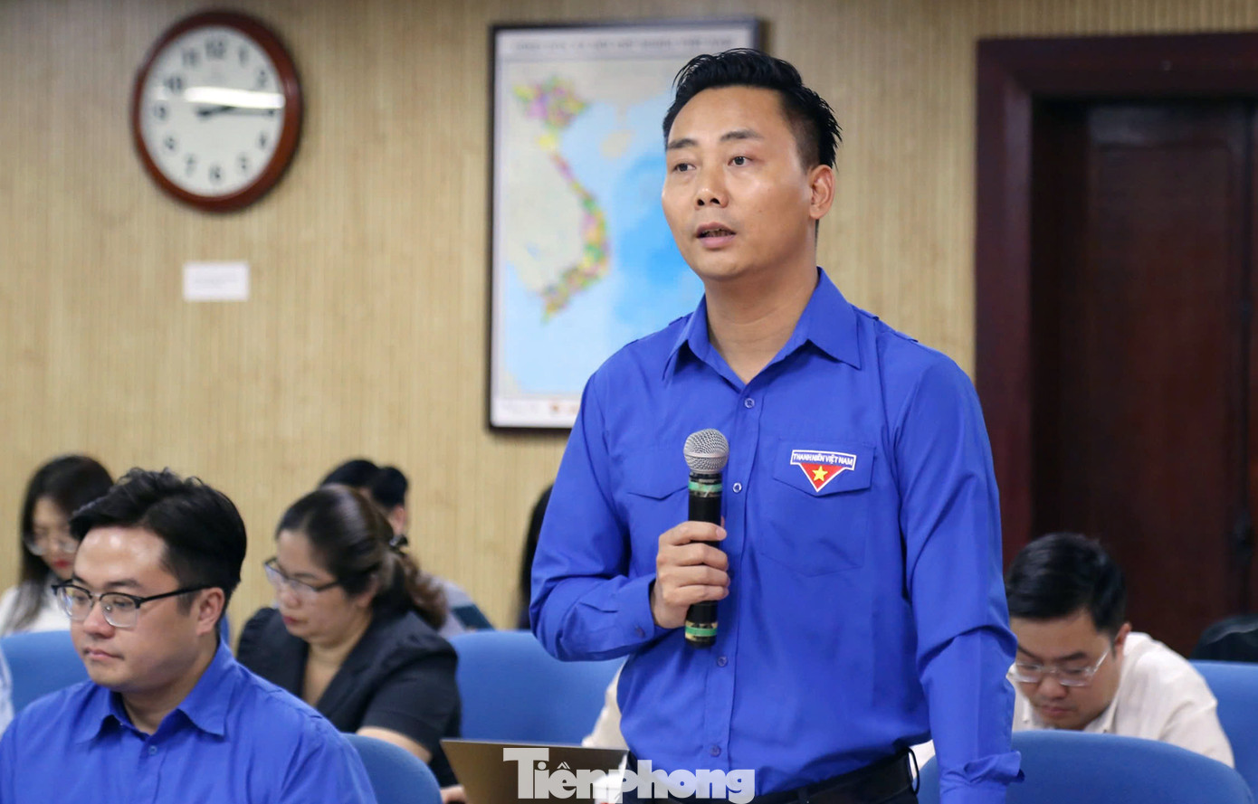 Các đại biểu ý kiến tại hội nghị. Ảnh: Xuân Tùng - Lâm Đăng Hải