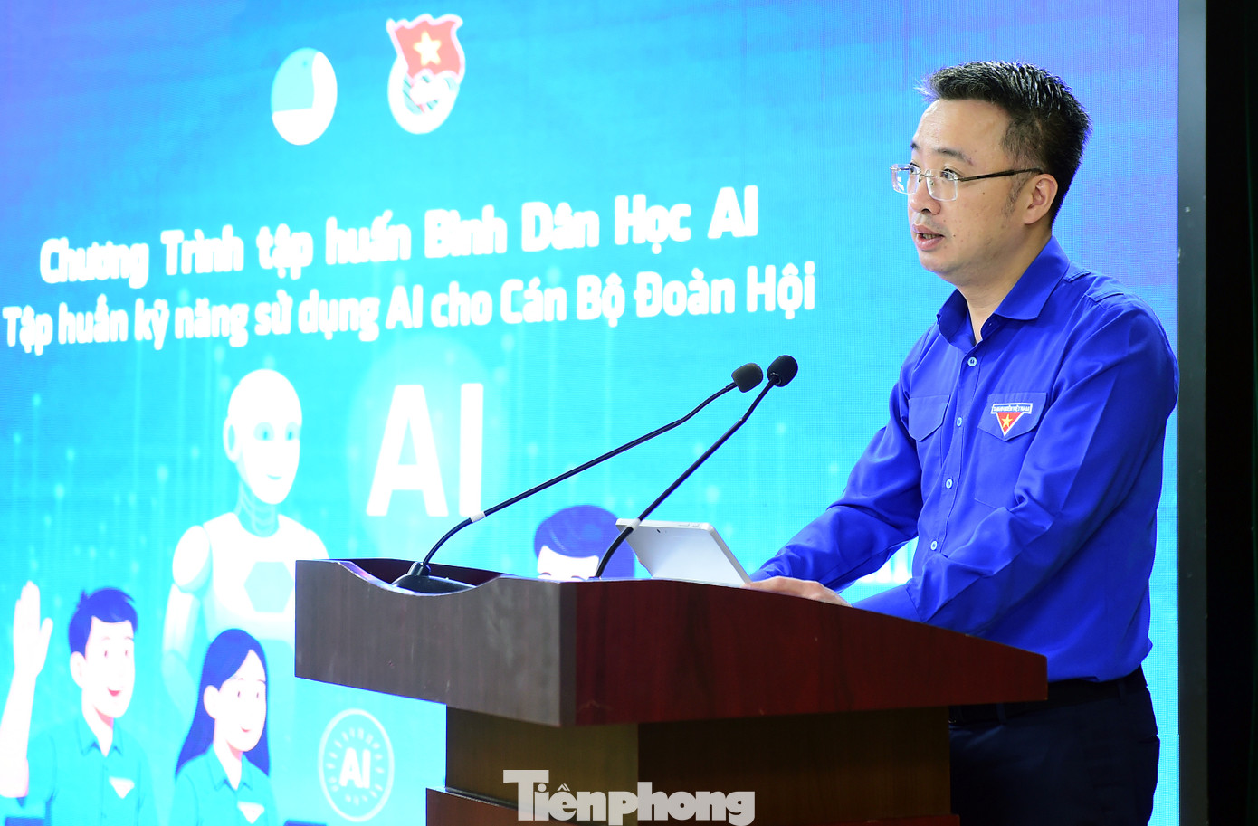 Anh Nguyễn Tường Lâm phát biểu khai mạc chương trình. Ảnh: Xuân Tùng