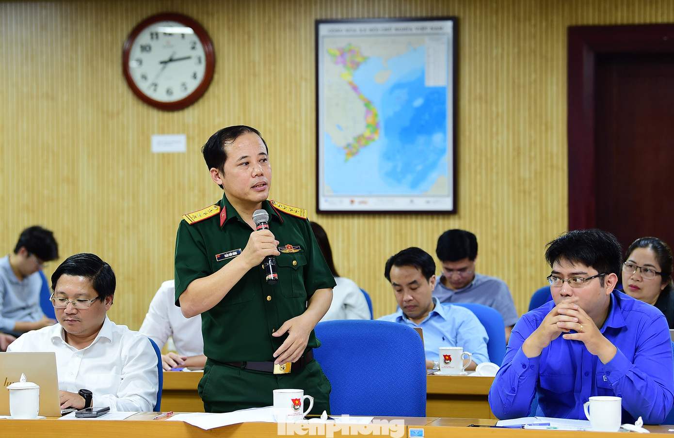 Các đại biểu ý kiến tại hội nghị. Ảnh: Xuân Tùng - Lâm Đăng Hải