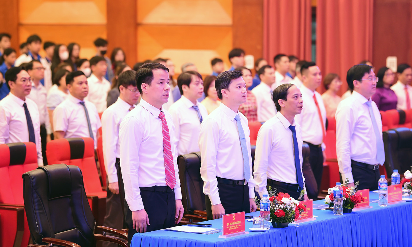 Phó Bí thư chuyên trách Đảng ủy MTTQ, các đoàn thể T.Ư Ngô Văn Cương; Phó Bí thư thường trực Đảng ủy T.Ư Đoàn, Bí thư T.Ư Đoàn Nguyễn Minh Triết; Phó Bí thư Đảng ủy T.Ư Đoàn Nguyễn Thanh Tùng tại Hội nghị. Ảnh: Xuân Tùng Phó Bí thư chuyên trách Đảng ủy MTTQ, các đoàn thể T.Ư Ngô Văn Cương; Phó Bí thư thường trực Đảng ủy T.Ư Đoàn, Bí thư T.Ư Đoàn Nguyễn Minh Triết; Phó Bí thư Đảng ủy T.Ư Đoàn Nguyễn Thanh Tùng tại Hội nghị. Ảnh: Xuân Tùng