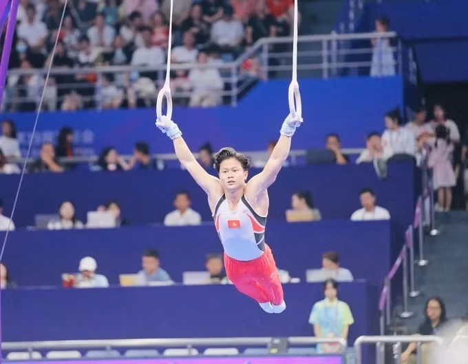 Nguyễn Văn Khánh Phong gặt hái huy chương tại hàng loạt giải đấu cấp quốc gia, khu vực và thế giới.