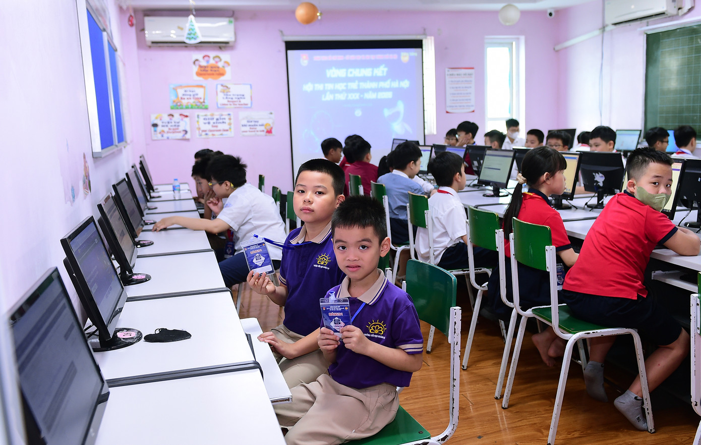 Trong vòng Chung kết Hội thi, các thí sinh tranh tài ở 6 bảng thi. Ảnh: Xuân Tùng