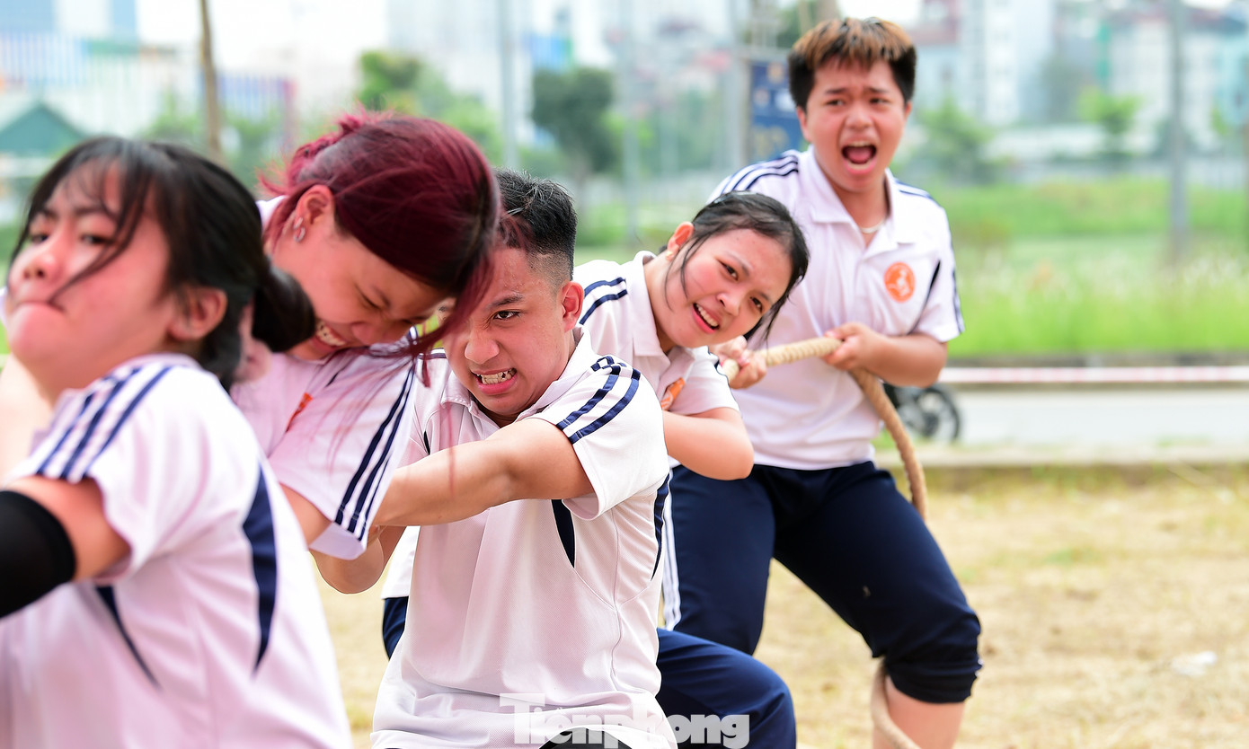 Cùng với các hoạt động đồng hành, trang bị kỹ năng kiến thức cho sinh viên, Ngày hội còn có các cuộc tranh tài thể thao sôi nổi, tạo cơ hội để các bạn trẻ hoàn thiện tiêu chí “Sinh viên khỏe” trong hành trình phấn đấu trở thành “Sinh viên 5 tốt”.