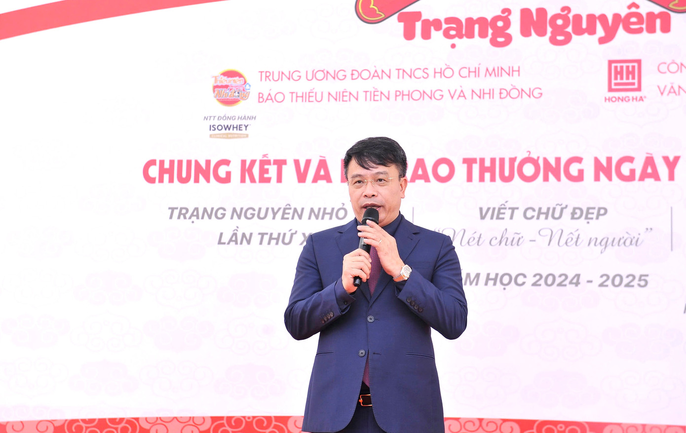 Nhà báo Nguyễn Phan Khuê - Tổng Biên tập Báo Thiếu niên Tiền phong và Nhi đồng, Trưởng Ban tổ chức, cho biết: “Ngày hội không chỉ là sân chơi trí tuệ dành cho tuổi thơ, mà còn là dịp để chúng ta hun đúc tinh thần hiếu học, giữ gìn nét chữ - nết người. Trong không khí thiêng liêng kỷ niệm 50 năm Ngày Giải phóng miền Nam, thống nhất đất nước, tôi tin tưởng thế hệ trẻ sẽ tiếp nối truyền thống vẻ vang, viết tiếp những trang sử vàng cho dân tộc”.