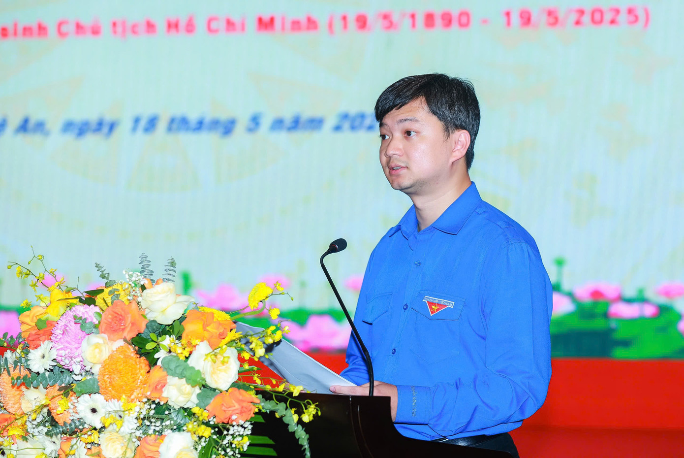 Anh Nguyễn Minh Triết tham luận tại hội thảo. Anh Nguyễn Minh Triết tham luận tại hội thảo.