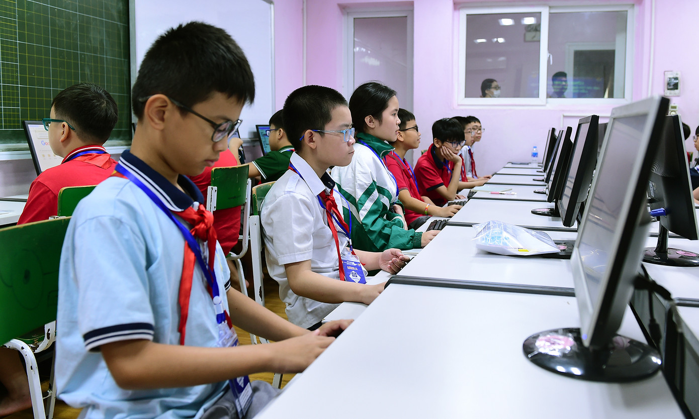 Trong vòng Chung kết Hội thi, các thí sinh tranh tài ở 6 bảng thi. Ảnh: Xuân Tùng