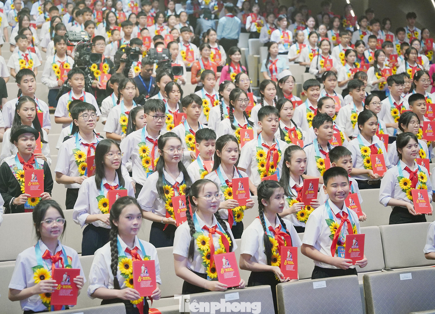 Lời dạy của Bác Hồ dần thấm sâu, trở thành lối sống, nếp nghĩ, cách làm trong đời sống hàng ngày của các em; góp phần gieo mầm cho những ước mơ đẹp, những việc làm tốt, hành động tử tế đầy tính nhân văn.