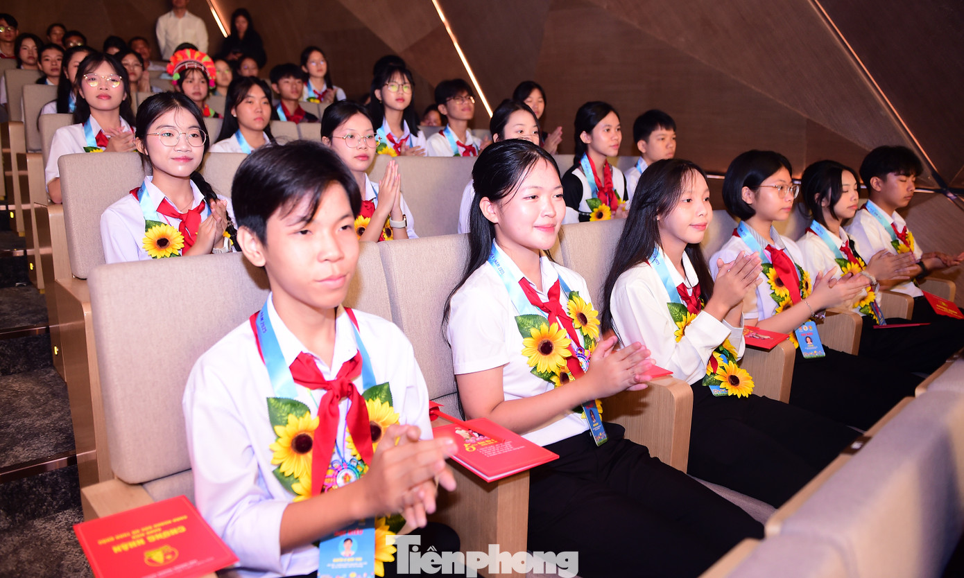 Các đại biểu Cháu ngoan Bác Hồ toàn quốc tham dự Lễ tuyên dương. Ảnh: Xuân Tùng