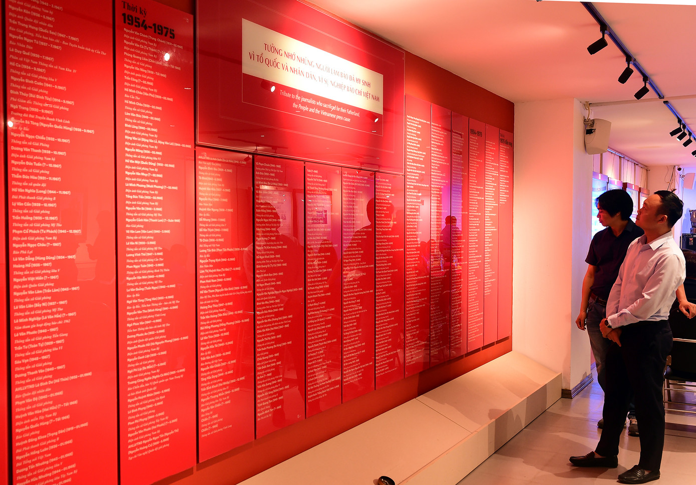 Sau nhiều năm nỗ lực sưu tầm tài liệu, bảo tàng đã lập hồ sơ 511 nhà báo đã hy sinh vì Tổ quốc và Nhân dân, vì sự nghiệp báo chí Việt Nam, in trang trọng trên bức vách màu đỏ đặt tại khu vực tưởng niệm của bảo tàng.