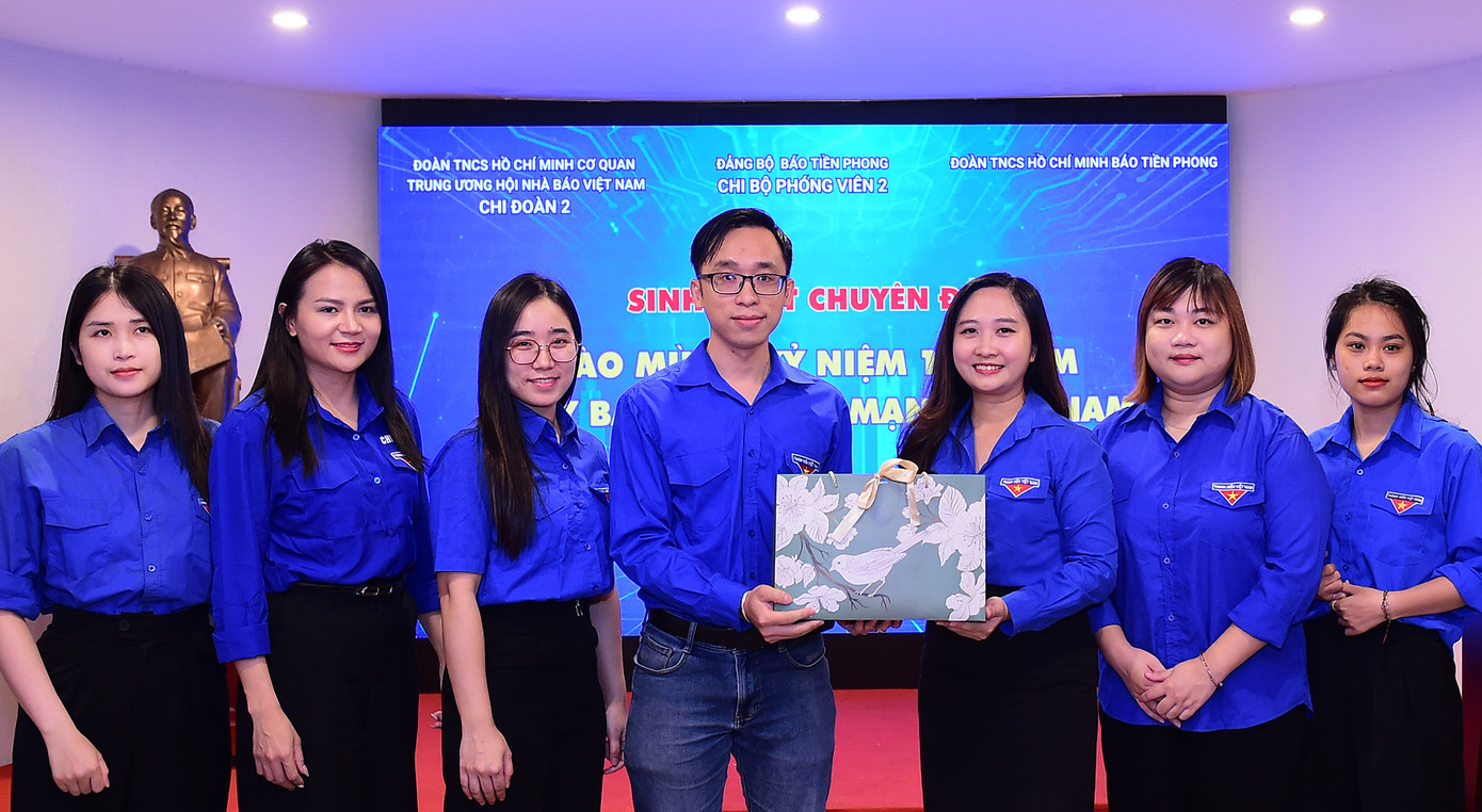 Dịp này, Chi bộ Phóng viên 2 (Đảng bộ báo Tiền Phong), Đoàn TNCS Hồ Chí Minh báo Tiền Phong, Đoàn TNCS Hồ Chí Minh Hội Nhà báo Việt Nam đã tặng quà, trao đổi nhiều nội dung hoạt động giao lưu, phối hợp trong thời gian tới.