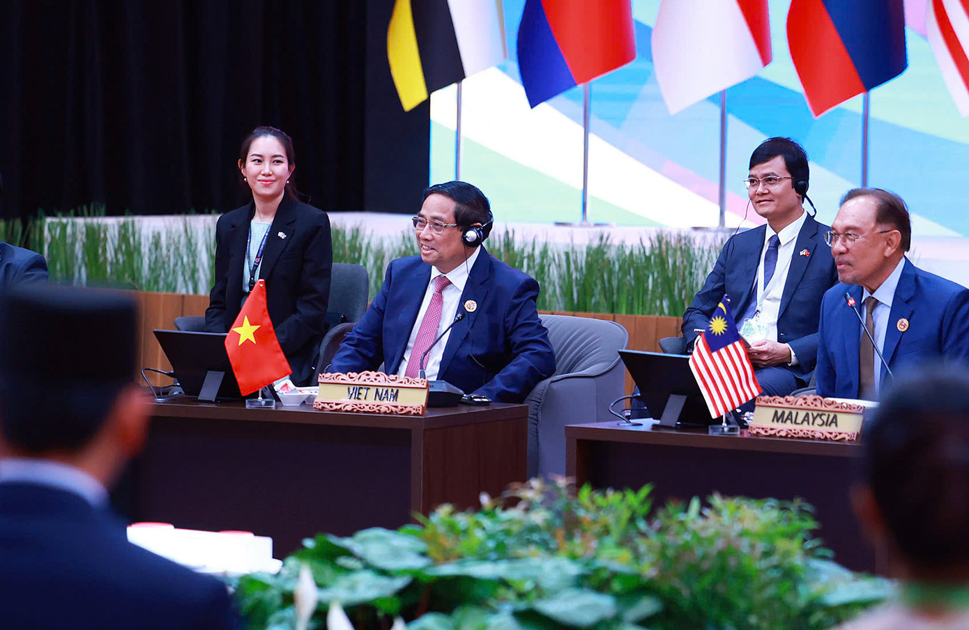 Thủ tướng Phạm Minh Chính tham dự phiên đối thoại giữa lãnh đạo với thanh niên ASEAN. Cùng dự có anh Bùi Quang Huy - Bí thư thứ nhất T.Ư Đoàn, Chủ nhiệm UBQG về Thanh niên Việt Nam. Ảnh: Dương Giang/TTXVN Thủ tướng Phạm Minh Chính tham dự phiên đối thoại giữa lãnh đạo với thanh niên ASEAN. Cùng dự có anh Bùi Quang Huy - Bí thư thứ nhất T.Ư Đoàn, Chủ nhiệm UBQG về Thanh niên Việt Nam. Ảnh: Dương Giang/TTXVN