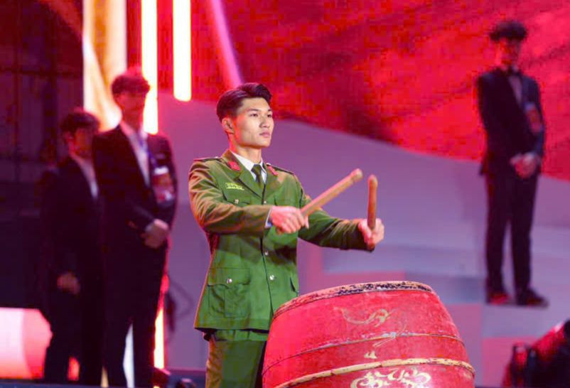 Trung Kiên gắn bó với đội nghệ thuật HV Cảnh sát nhân dân từ năm 2024 và tham gia biểu diễn tại nhiều chương trình, sự kiện lớn. Ảnh: NVCC