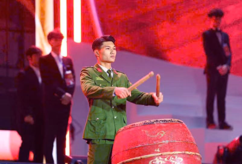 Trung Kiên gắn bó với đội nghệ thuật HV Cảnh sát nhân dân từ năm 2024 và tham gia biểu diễn tại nhiều chương trình, sự kiện lớn. Ảnh: NVCC