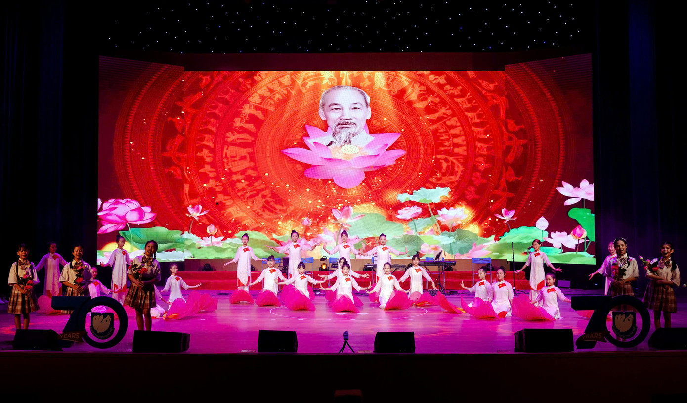 Anh Dương Minh Đức – Giám đốc Cung Thiếu nhi Hà Nội cho biết, Cung Thiếu nhi Hà Nội – tiền thân là Ấu trĩ viên, Câu lạc bộ thiếu niên Hà Nội và Cung Thiếu nhi Hà Nội. Đây là mái nhà thân yêu của nhiều thế hệ thiếu nhi Thủ đô; là chiếc nôi bồi dưỡng, phát hiện và nuôi dưỡng những tài năng trẻ, khơi nguồn giáo dục, sáng tạo, vui chơi và trưởng thành của lớp lớp đội viên, thiếu niên, nhi đồng. Nhiều gương mặt tiêu biểu đã trưởng thành từ mái nhà này, trong đó có các nghệ sĩ lớn như Thanh Lam, Hồng Nhung, Minh Quân.