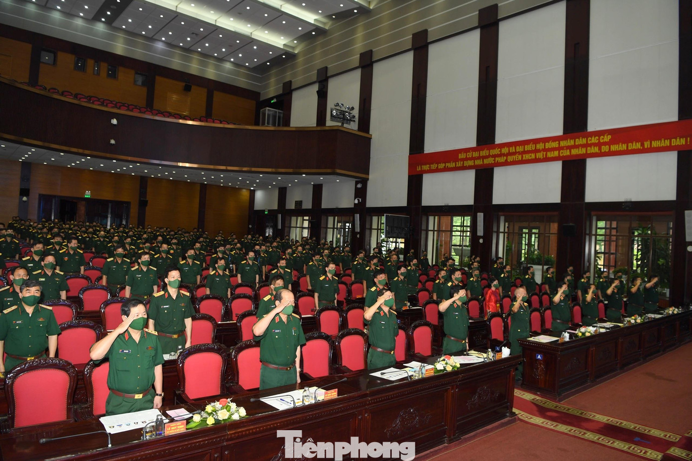 Lễ chào cờ tại hội trường Bộ Quốc phòng (khu vực bỏ phiếu số 11) Lễ chào cờ tại hội trường Bộ Quốc phòng (khu vực bỏ phiếu số 11)