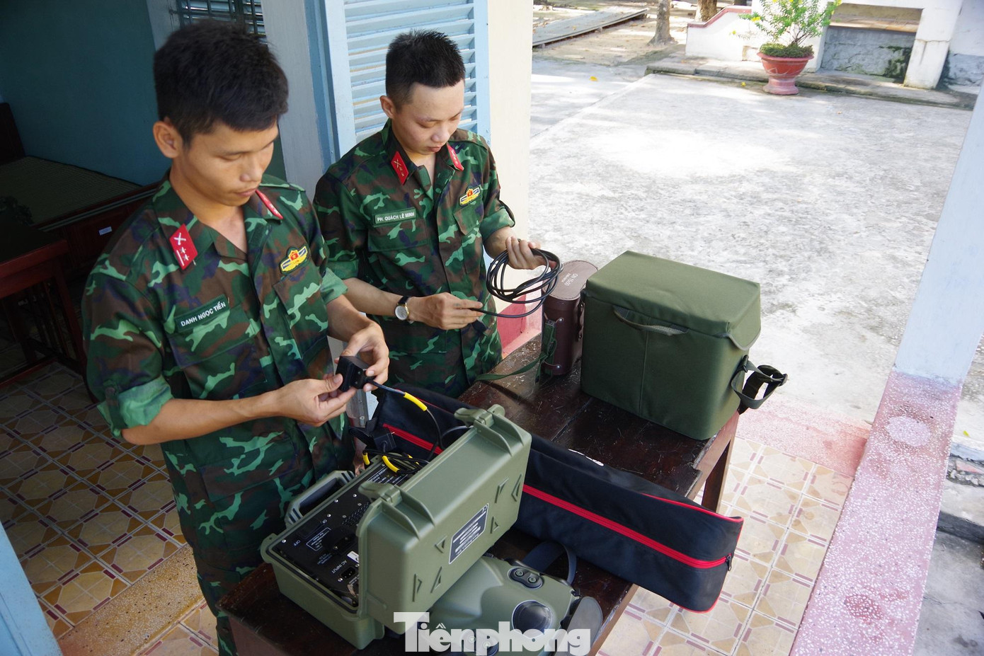 Chuẩn bị thiết bị, khí tài chuyên dụng phục vụ nhiệm vụ chống dịch trên biên giới Chuẩn bị thiết bị, khí tài chuyên dụng phục vụ nhiệm vụ chống dịch trên biên giới