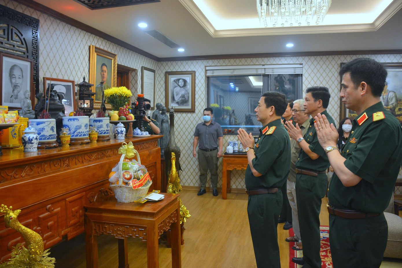 Đại tướng Phan Văn Giang và đoàn công tác dâng hương tưởng nhớ Đại tướng Nguyễn Chí Thanh Đại tướng Phan Văn Giang và đoàn công tác dâng hương tưởng nhớ Đại tướng Nguyễn Chí Thanh