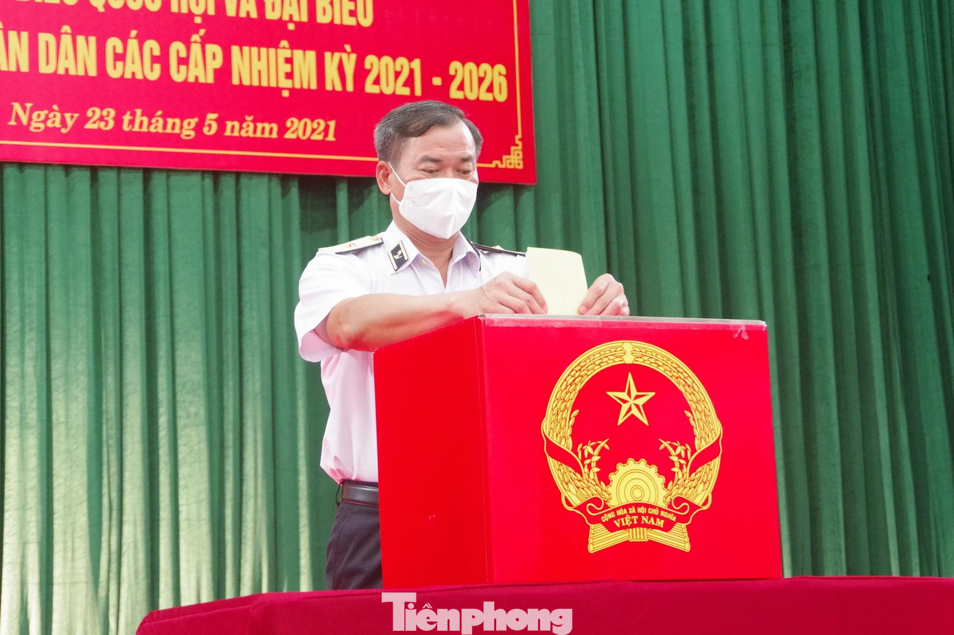 Lãnh đạo Vùng 5 Hải quân bỏ phiếu bầu cử