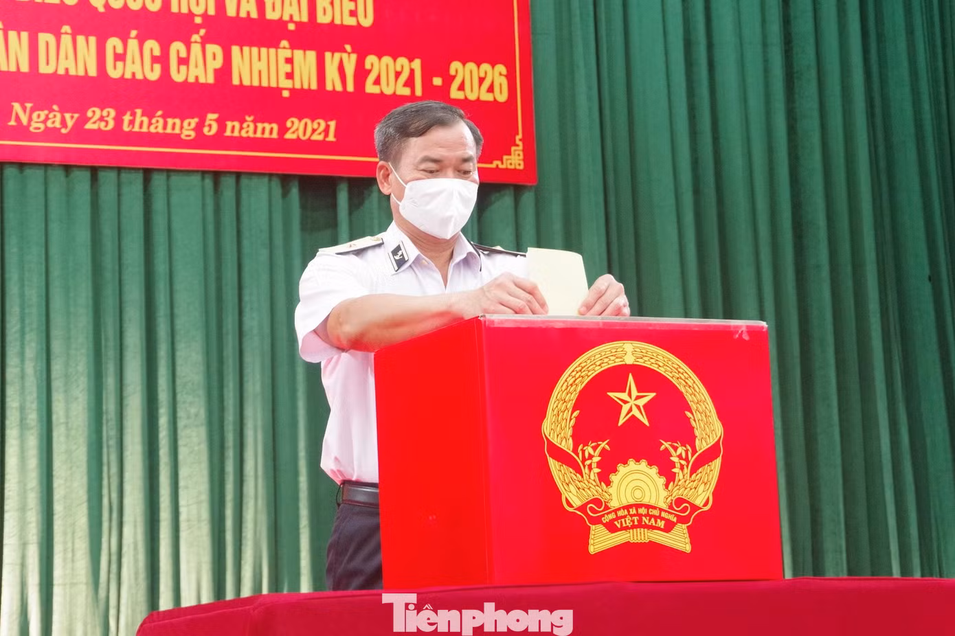 Lãnh đạo Vùng 5 Hải quân bỏ phiếu bầu cử