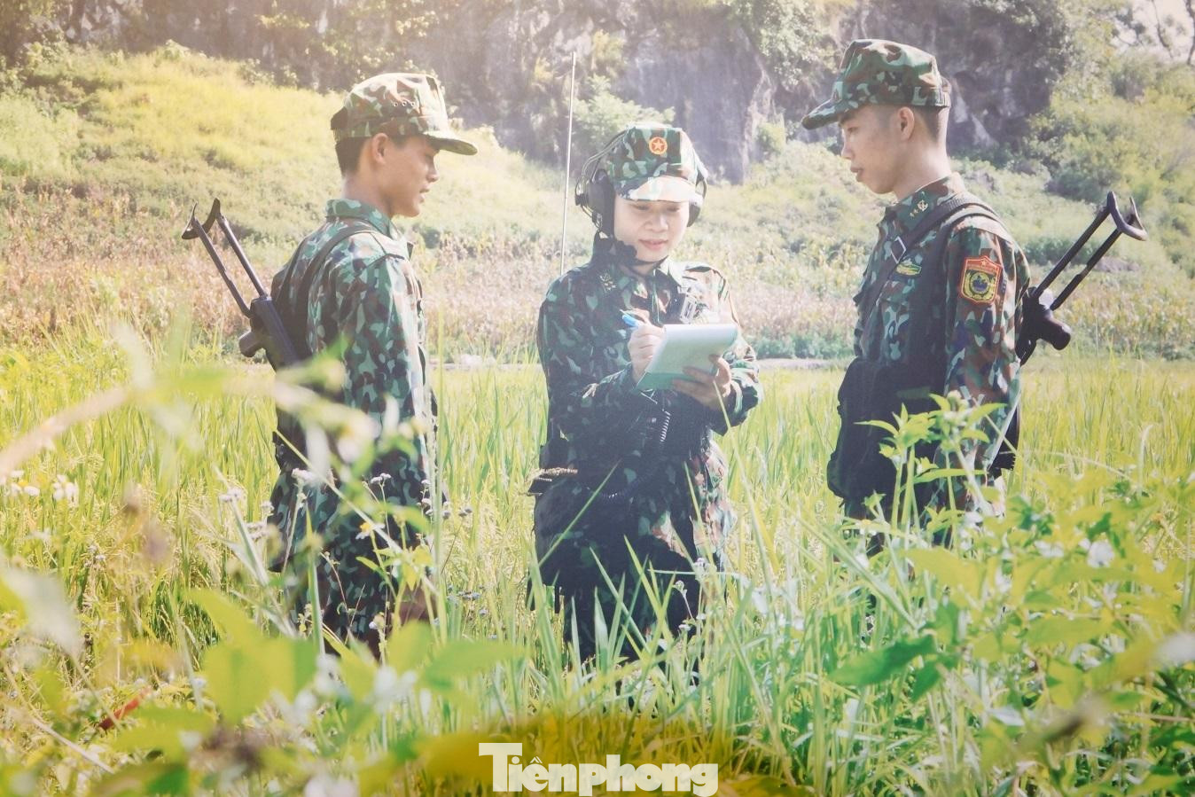 Tác phẩm tiêu biểu trưng bày tại triển lãm Tác phẩm tiêu biểu trưng bày tại triển lãm