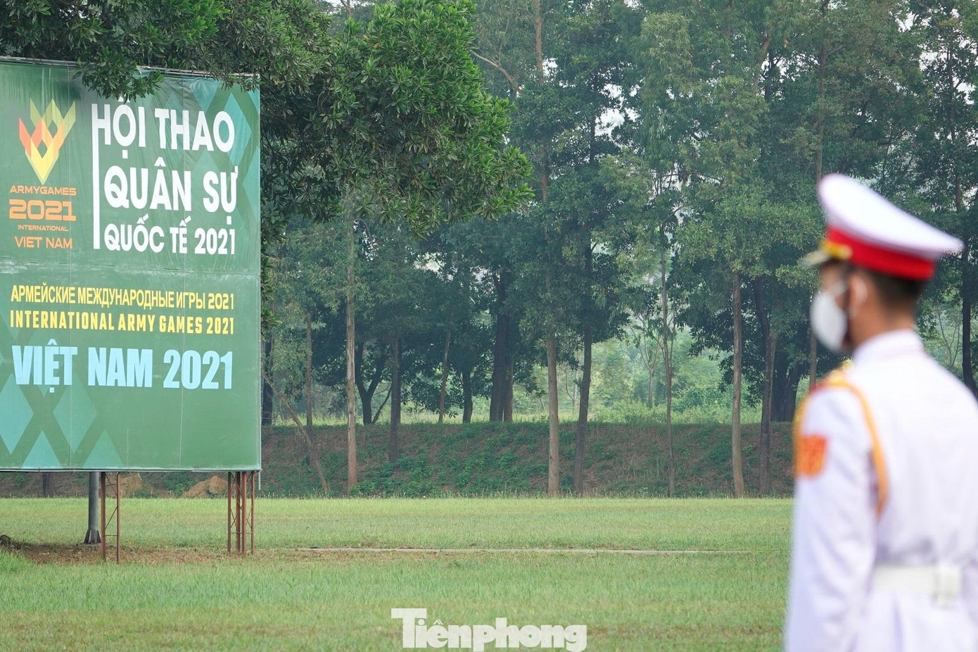 Ngay sau cuộc gặp, Đại tướng Phan Văn Giang và Thứ trưởng Bộ Quốc phòng Nga Krivoruchko Aleksei Iurievich đã cùng dự lễ bế mạc cuộc thi trong khuôn khổ Army Games 2021 tổ chức tại Việt Nam. Ảnh: Nguyễn Minh Ngay sau cuộc gặp, Đại tướng Phan Văn Giang và Thứ trưởng Bộ Quốc phòng Nga Krivoruchko Aleksei Iurievich đã cùng dự lễ bế mạc cuộc thi trong khuôn khổ Army Games 2021 tổ chức tại Việt Nam. Ảnh: Nguyễn Minh