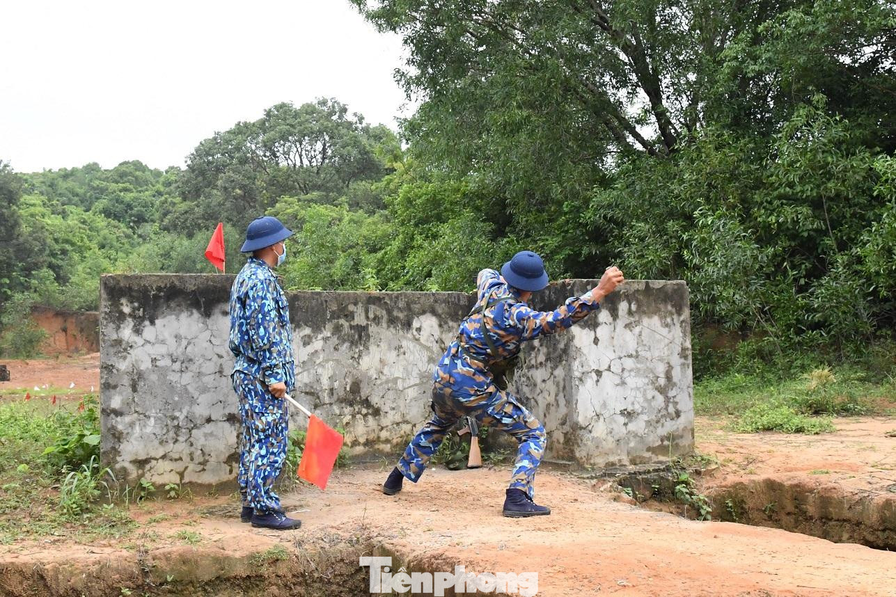 Ném lựu đạn xa trúng đích