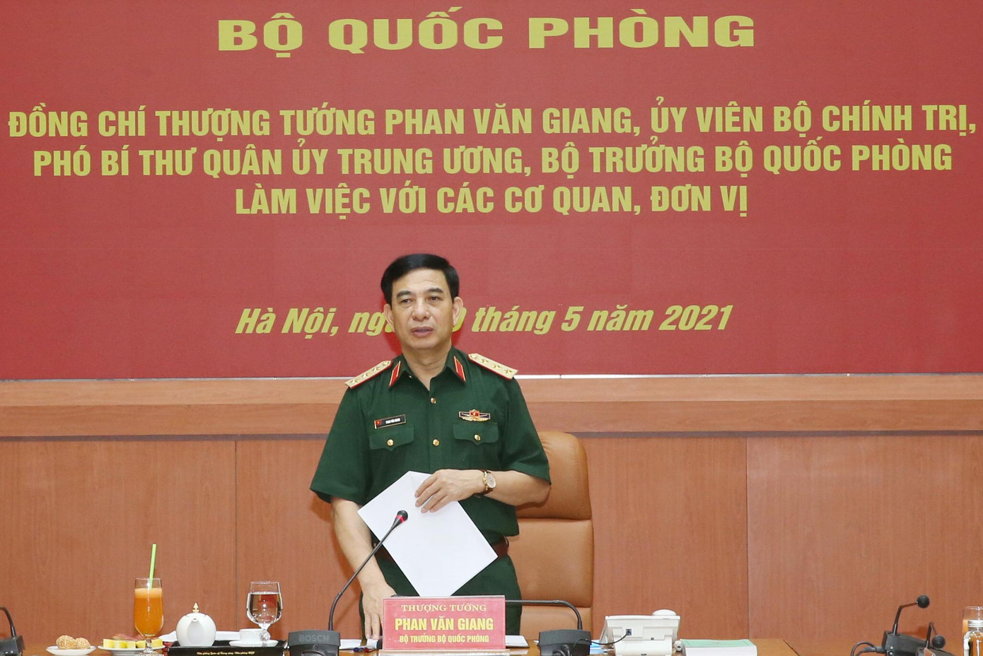 Thượng tướng Phan Văn Giang phát biểu tại buổi làm việc. Ảnh: Hồng Pha Thượng tướng Phan Văn Giang phát biểu tại buổi làm việc. Ảnh: Hồng Pha