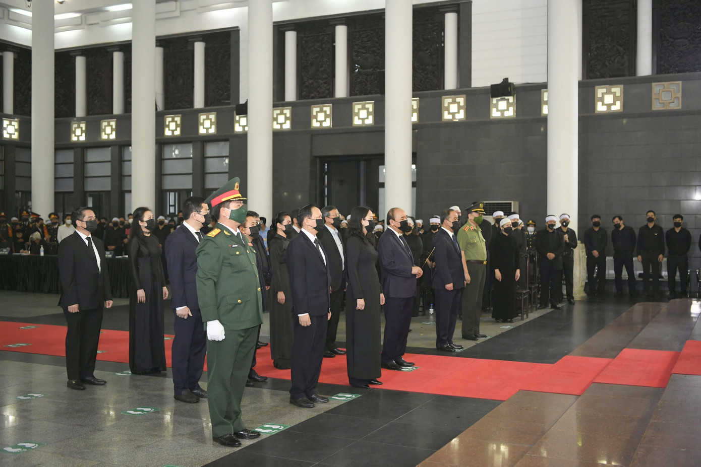 Đoàn Chủ tịch nước vào viếng Đại tướng Phùng Quang Thanh