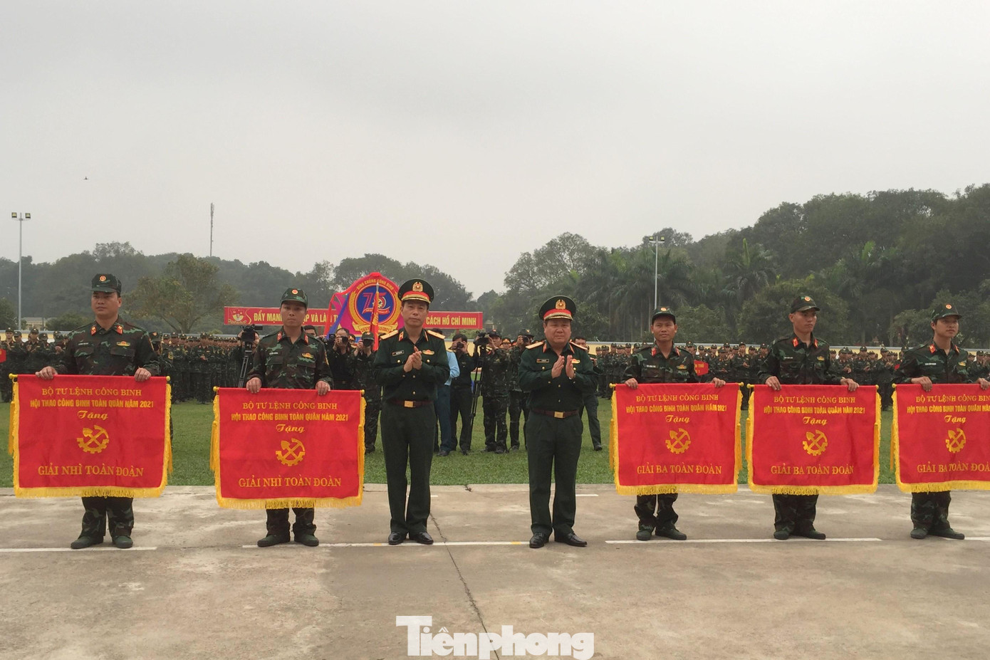 Trao giải cho các Đoàn tuyển thủ có thành tích xuất sắc, sáng 2/4 Trao giải cho các Đoàn tuyển thủ có thành tích xuất sắc, sáng 2/4
