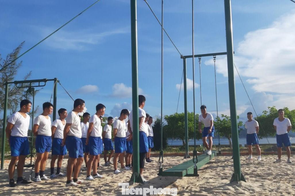 Huấn luyện thể lực môn đi cầu sóng Huấn luyện thể lực môn đi cầu sóng