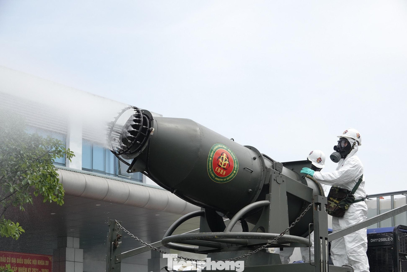 "Đại bác" KTH-20 của Binh chủng Hóa học tiếp tục xuất trận thực hiện nhiệm vụ lần này