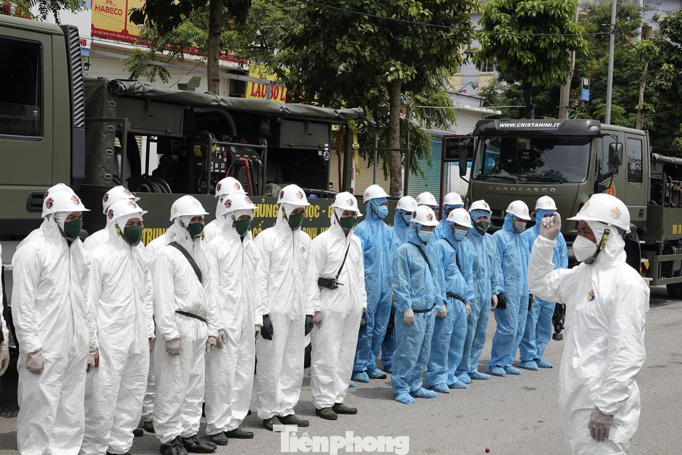 Thượng tá Trần Văn Chúng, Phó Lữ đoàn trưởng kiêm tham mưu trưởng Lữ đoàn 86 quán triệt nhiệm vụ cho bộ đội