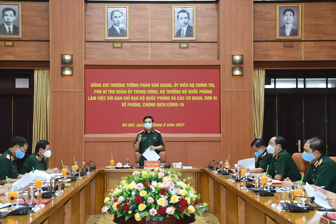 Thượng tướng Phan Văn Giang chỉ đạo tại cuộc họp. Ảnh: Trọng Hải