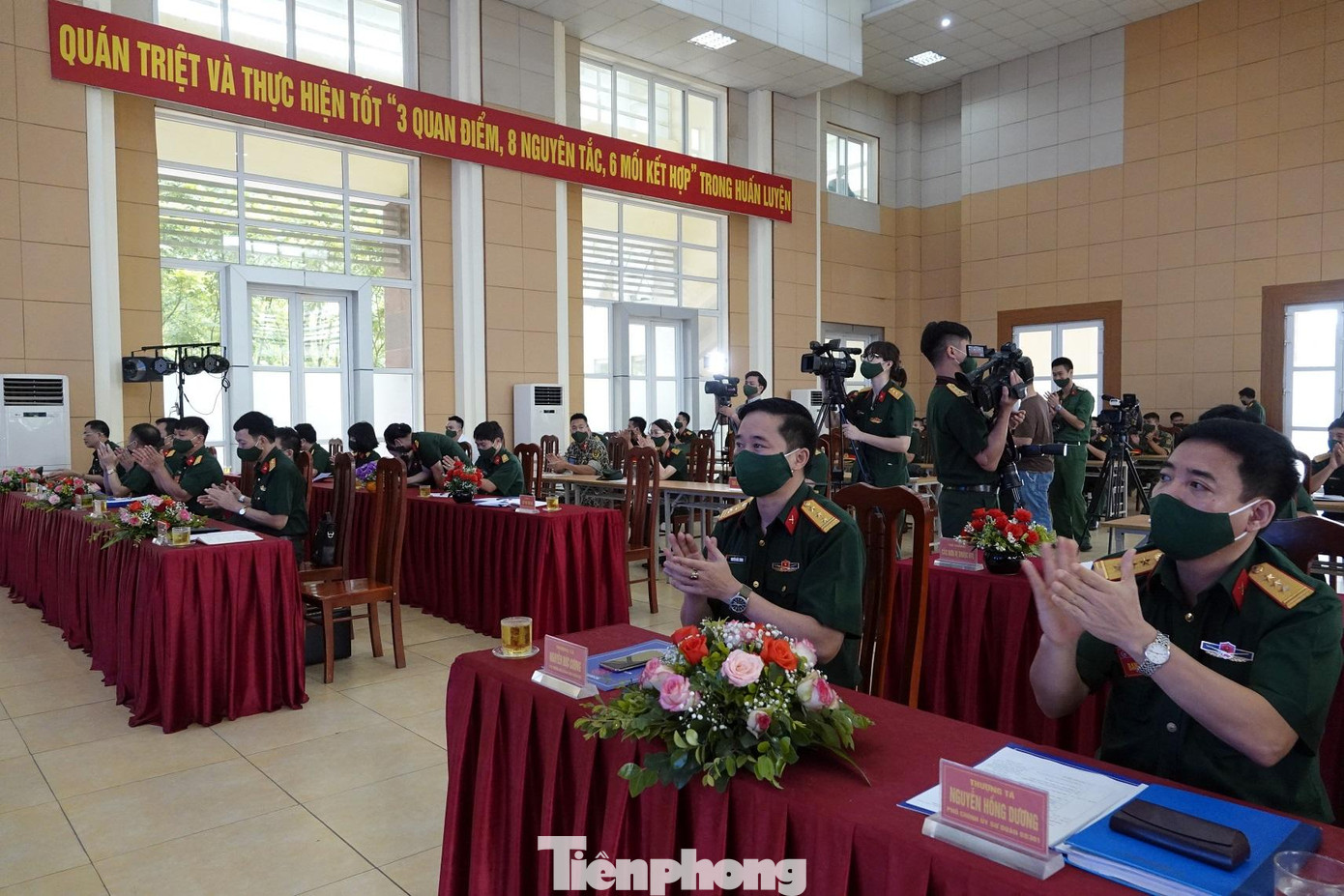 Dự và cổ vũ hội thi có lãnh đạo, đại biểu Ban Thanh niên Quân đội, Thành đoàn Hà Nội; lãnh đạo, chỉ huy các cơ quan, đơn vị trực thuộc Bộ tư lệnh Thủ đô Hà Nội và đoàn viên thanh niên. Dự và cổ vũ hội thi có lãnh đạo, đại biểu Ban Thanh niên Quân đội, Thành đoàn Hà Nội; lãnh đạo, chỉ huy các cơ quan, đơn vị trực thuộc Bộ tư lệnh Thủ đô Hà Nội và đoàn viên thanh niên.