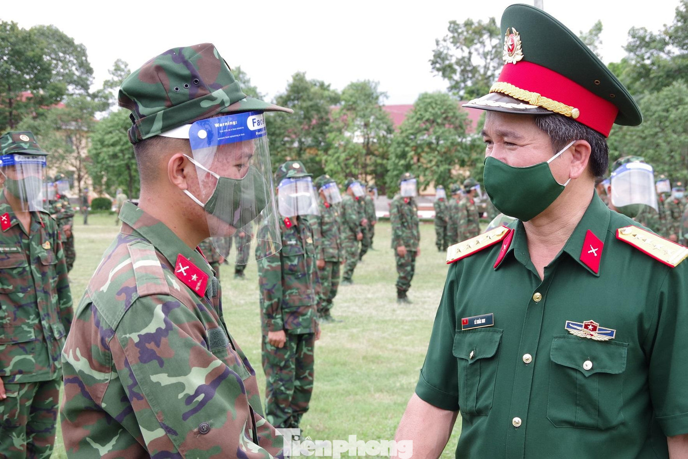 Đại tá Lê Khắc Huy, Chính ủy Sư đoàn 309 động viên chiến sĩ Sư đoàn lên đường giúp nhân dân TPHCM