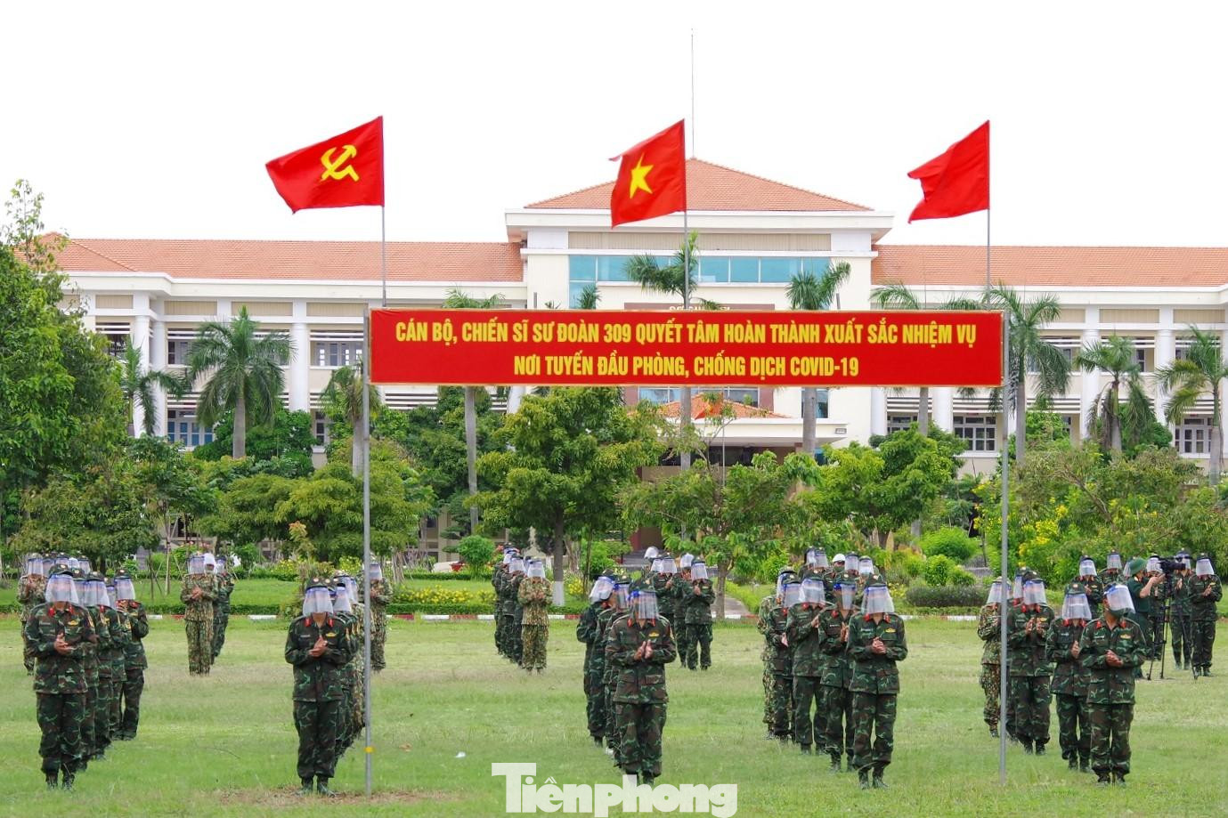 Lễ xuất quân của cán bộ, chiến sĩ Sư đoàn 309