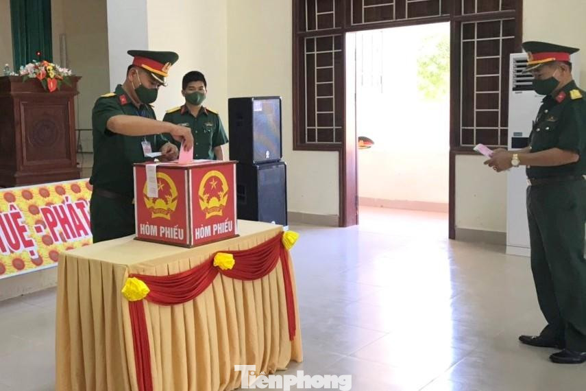 Thực hiện quyền bầu cử ở đảo Cồn Cỏ