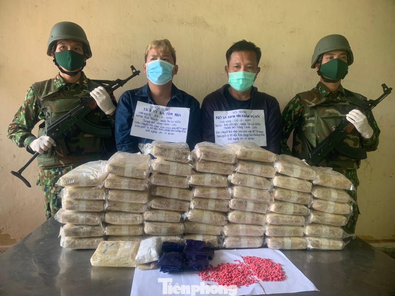 Hai đối tượng cùng tang vật bị bắt giữ trong chuyên án QB1121 Hai đối tượng cùng tang vật bị bắt giữ trong chuyên án QB1121