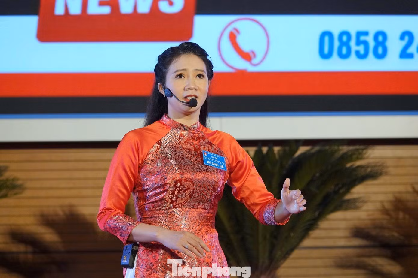 Thiếu tá quân nhân chuyên nghiệp Nguyễn Phương Thảo, Bí thư Chi đoàn (Cục Dân quân tự vệ) trong phần thi thuyết trình. Ảnh: Nguyễn Minh