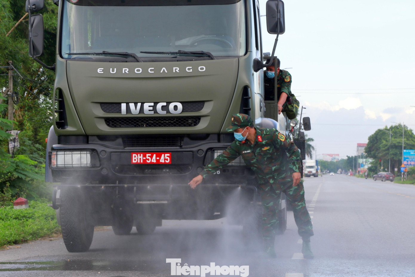 Kiểm tra giàn phun gắn phía trước xe đặc chủng Kiểm tra giàn phun gắn phía trước xe đặc chủng