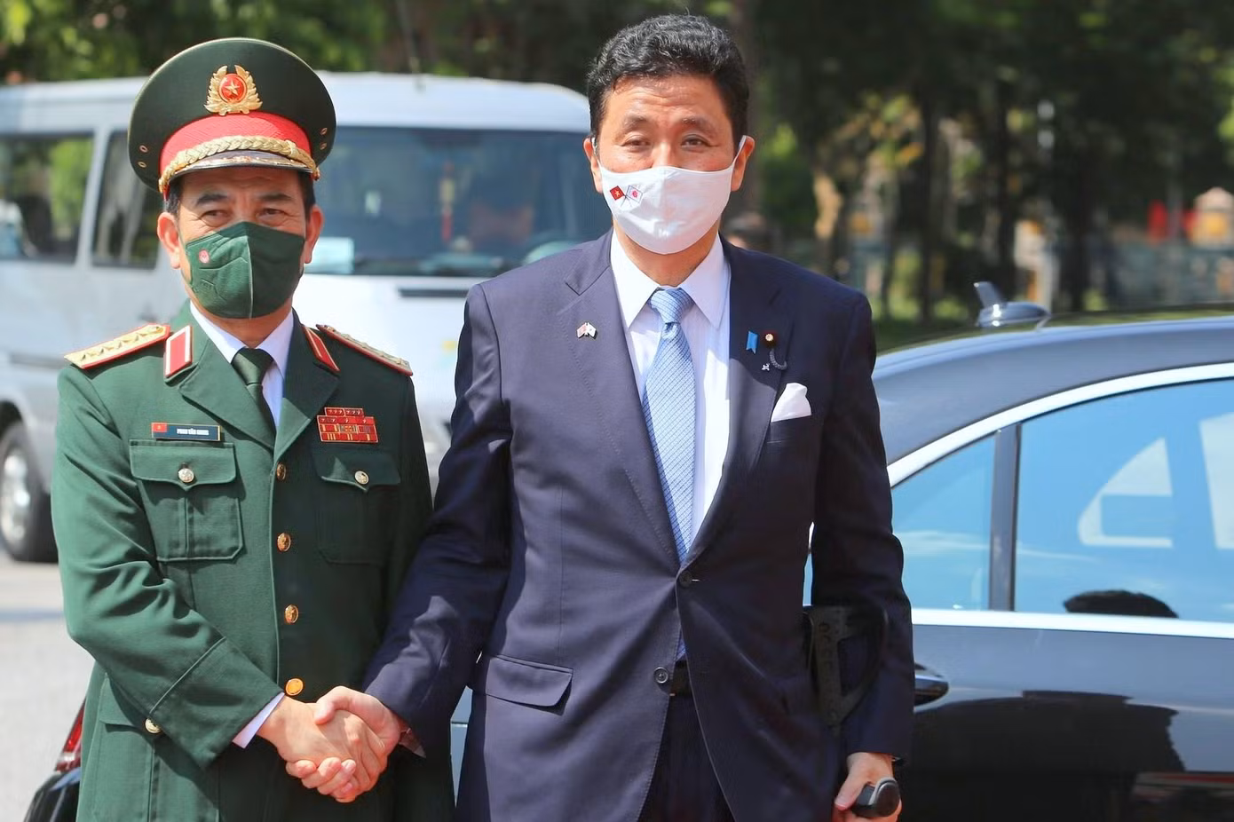 Bộ trưởng Phan Văn Giang và Bộ trưởng Kishi Nobuo