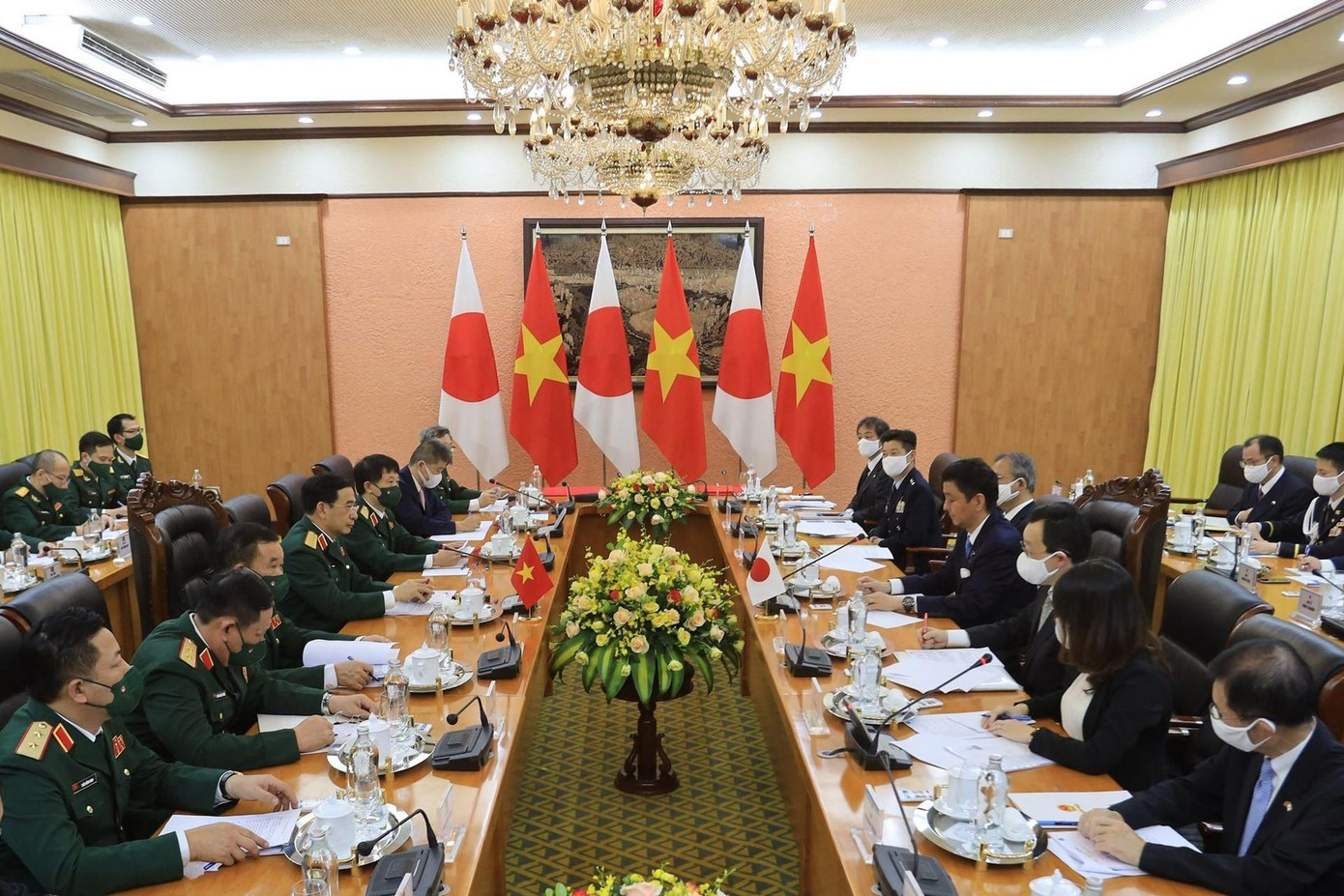 Đoàn đại biểu quân sự cấp cao hai nước tiến hành hội đàm tại trụ sở Bộ Quốc phòng Việt Nam Đoàn đại biểu quân sự cấp cao hai nước tiến hành hội đàm tại trụ sở Bộ Quốc phòng Việt Nam